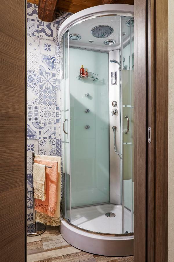 Les Petites Maisons D'elise Apartment *